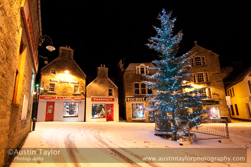 Christmas tree, with snow scenes, Market Cross, Lerwick