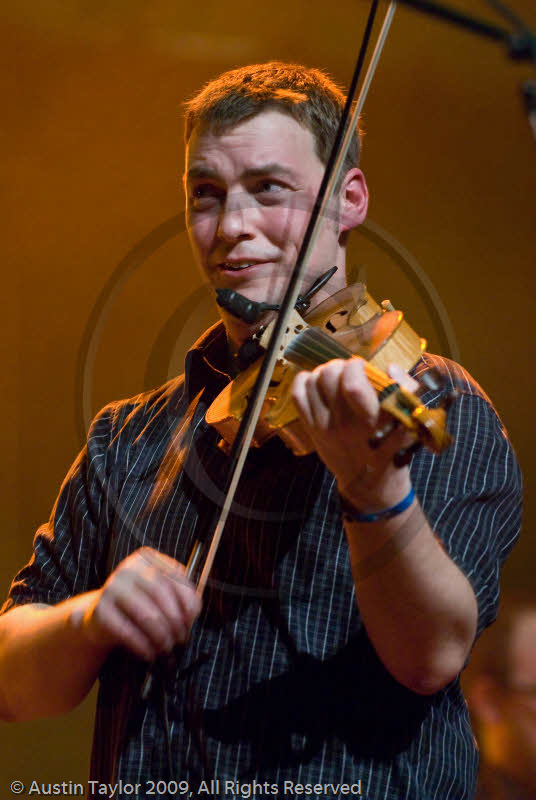 Fullsceilidh Spelemannslag play the Clickimin Centre at the Shetland Folk Festival 2009