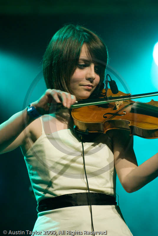 Fullsceilidh Spelemannslag play the Clickimin Centre at the Shetland Folk Festival 2009