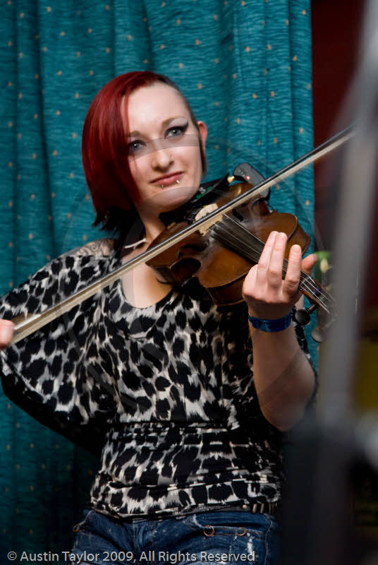 Scaldin Bragg at the Folk Festival Club for the 29th Shetland Folk Festival 2009