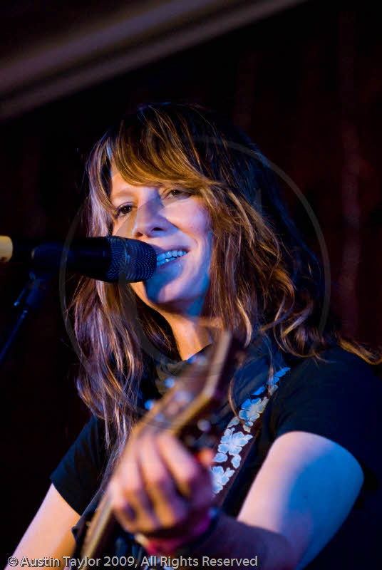 Madison Violet play the Royal British Legion, Lerwick at the 29th Shetland Folk Festival 2009