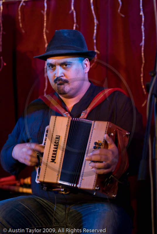 Felpeyu play the Royal British Legion, Lerwick at the 29th Shetland Folk Festival 2009