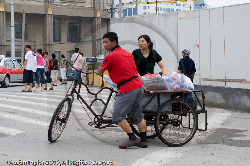 Buildings, people and activity along Henan Nan Lu, Shanghai